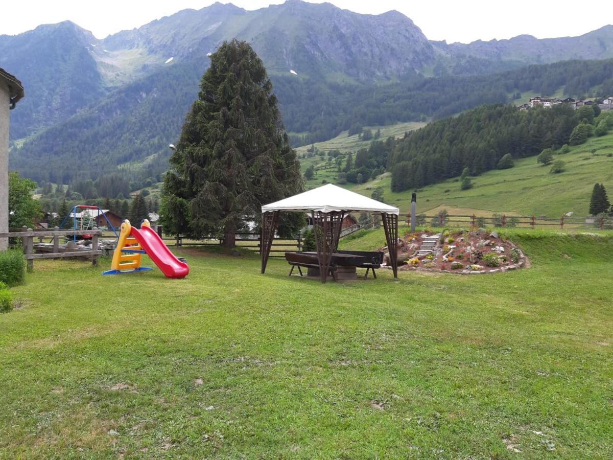 La Rondine - Appartamento Panoramico 6 Posti Letto In Villetta 尚波吕克 外观 照片